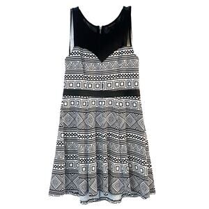 MATERIAL GIRL JUNIORS BLACK/WHITE GEOMETRIC DRESS Size L Zipper Pre-Owned Good